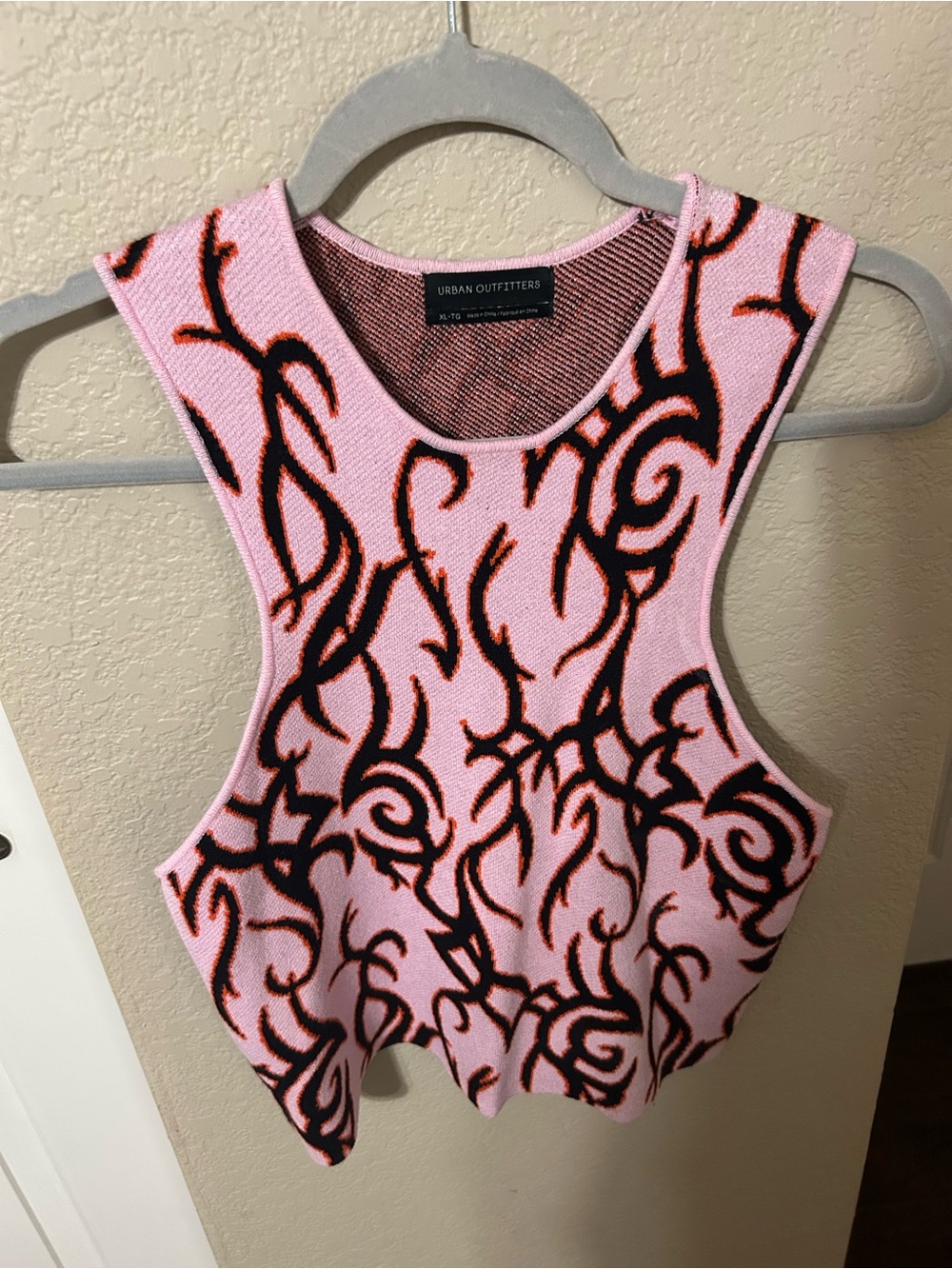 Urban Outfitters Pink Knit Tank with Brown Abstract Swirl Pattern - Picture 2 of 3